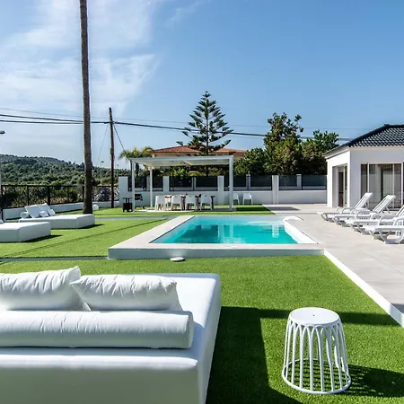 Palm Tree 5 Bdr Pool & Bbq