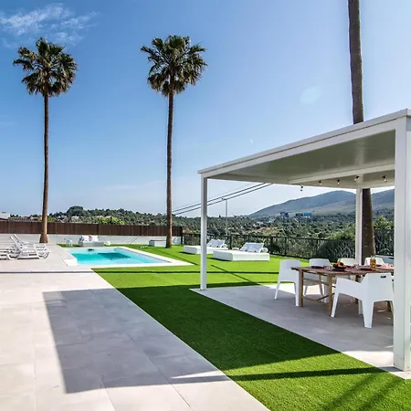 Palm Tree 5 Bdr Pool & Bbq Villa